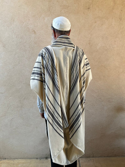 טלית בעבודת יד - מסורת