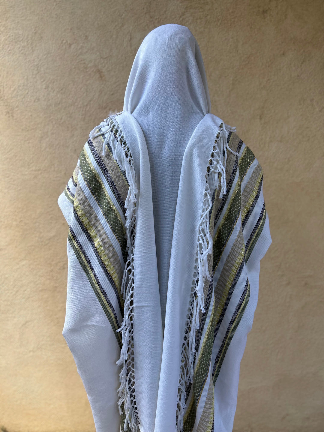 טלית עבודת יד מצמר - כרם