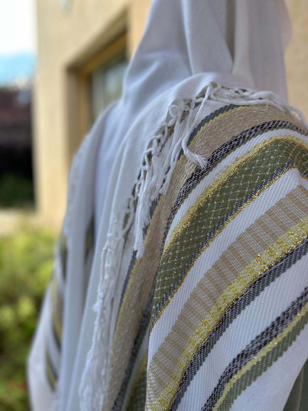 טלית עבודת יד מצמר - כרם