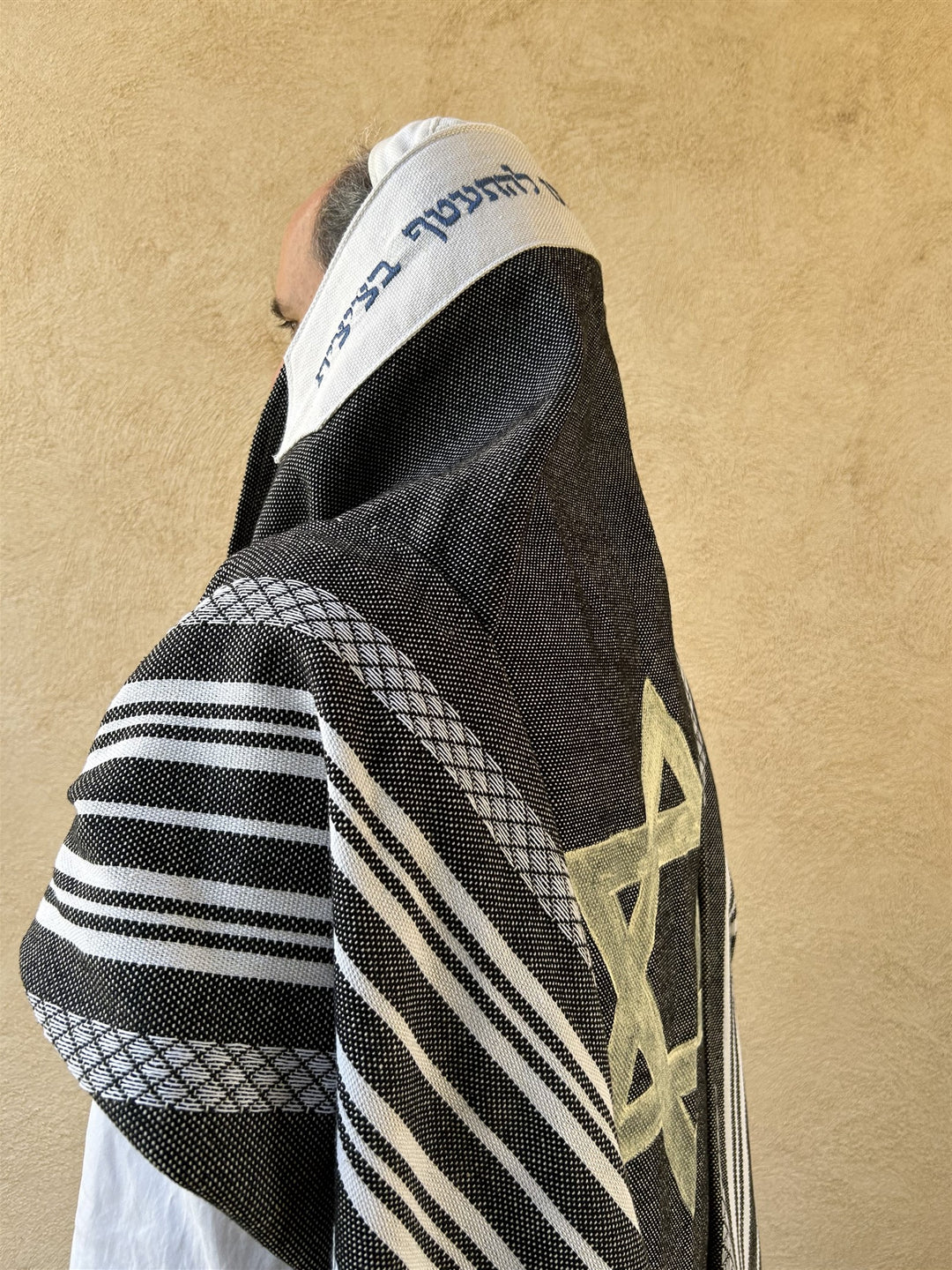 טלית לגבר מכותנה בעבודת יד מבית טליסמן, טלית שחורה