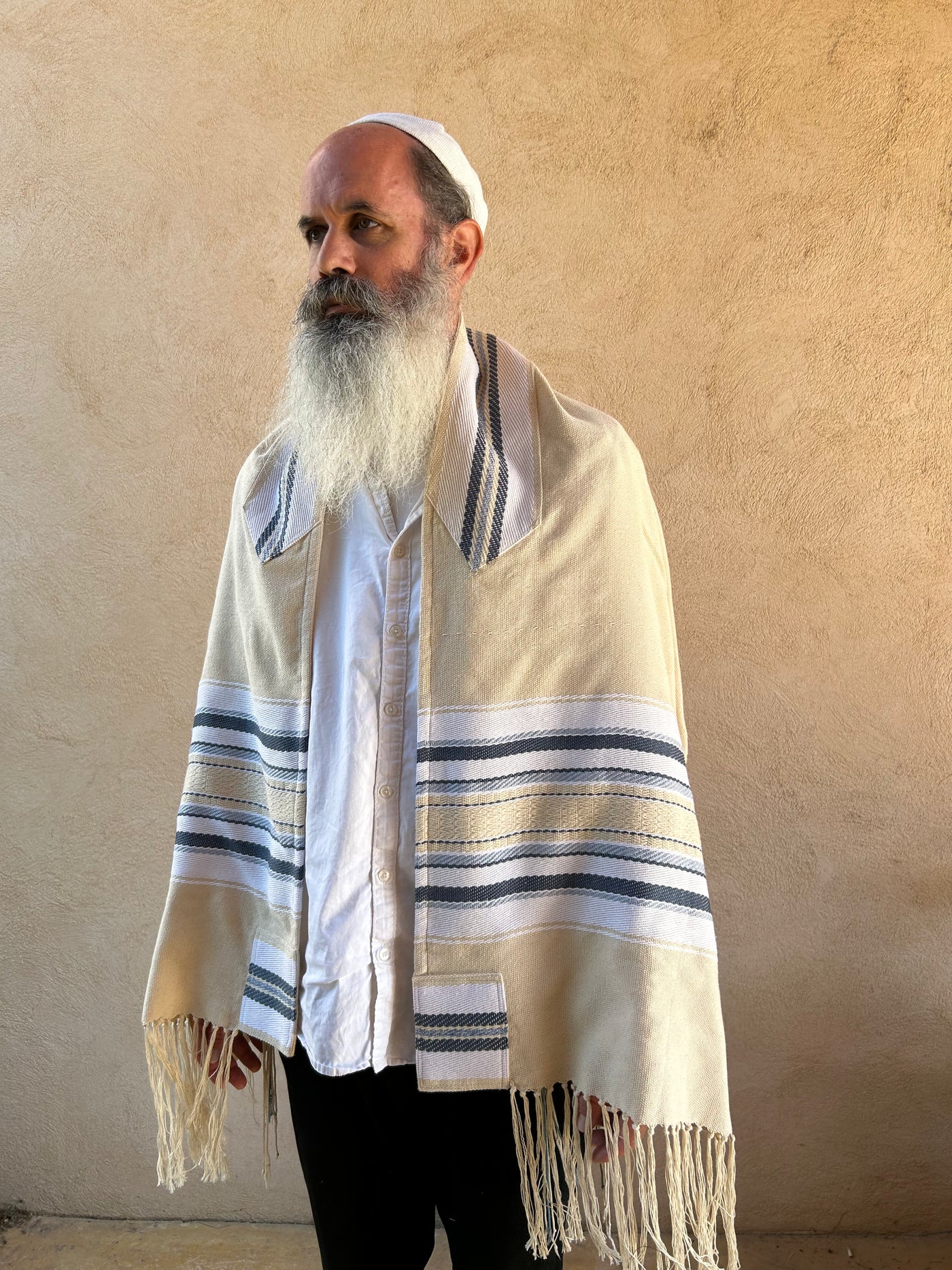 טלית דעת כחול - טלית בעבודת יד מכותנה  מוכנה למשלוח