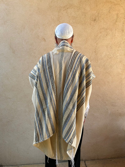 טלית בעבודת יד - הוד