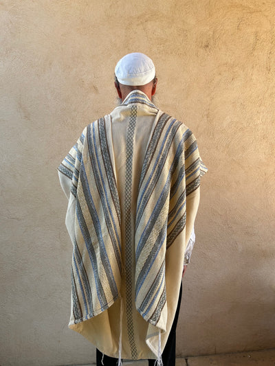 טלית בעבודת יד - הוד