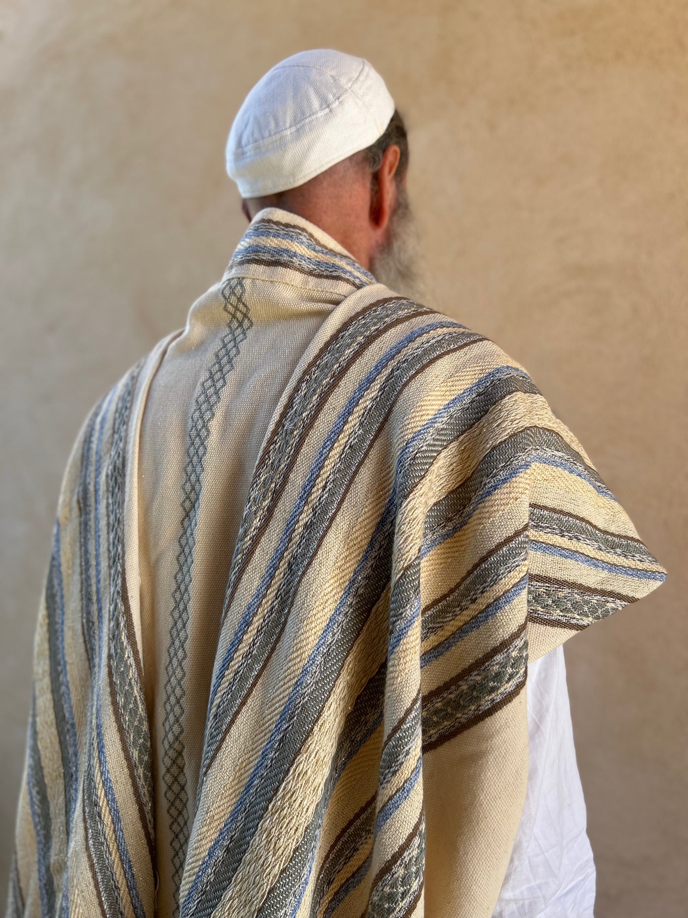 טלית בעבודת יד - הוד