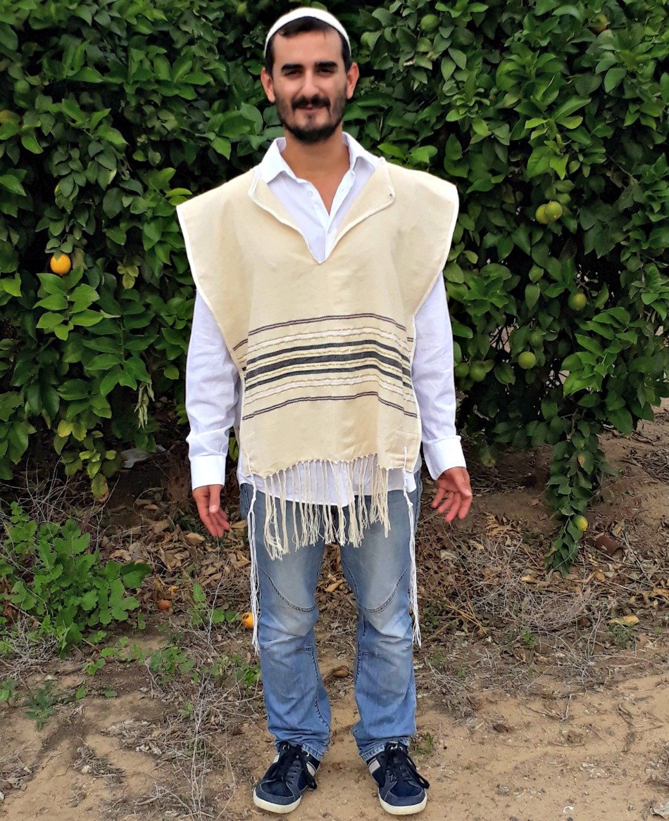 טלית קטן - גופיית ציצית - חוכמה - שחור, זהב ואדום